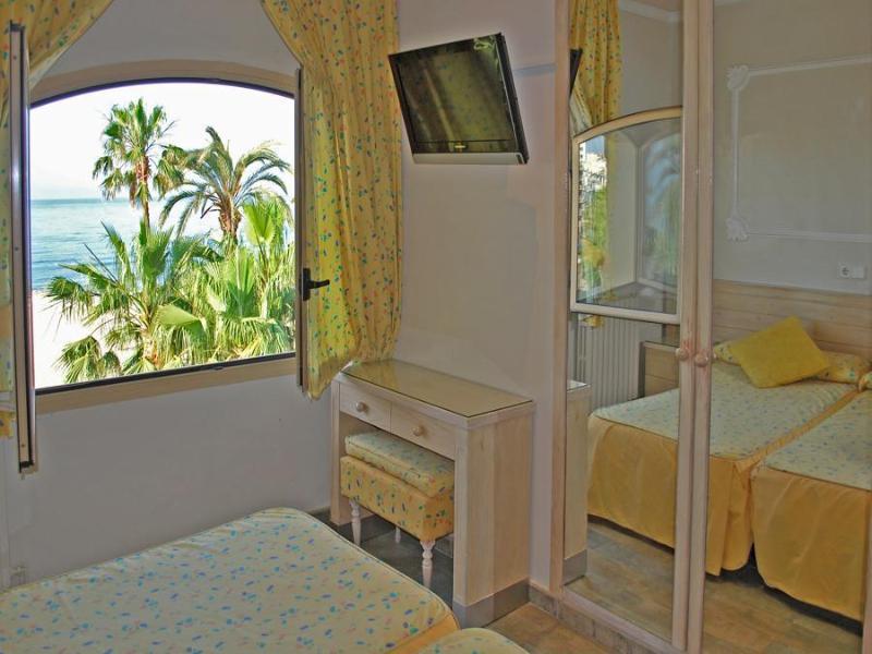 Hotel Celimar Сиджес Экстерьер фото
